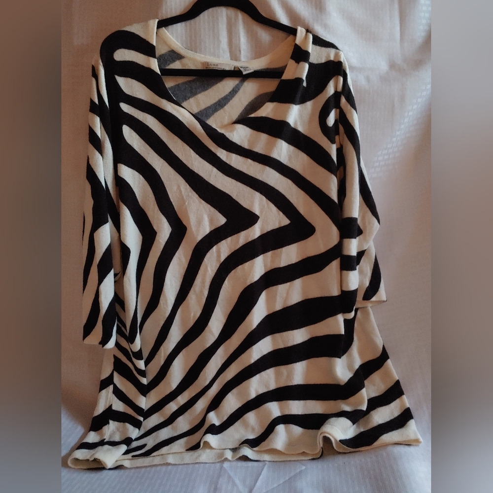 Luxe women's plus size sweater